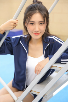 清纯女高中生沦陷H公交车